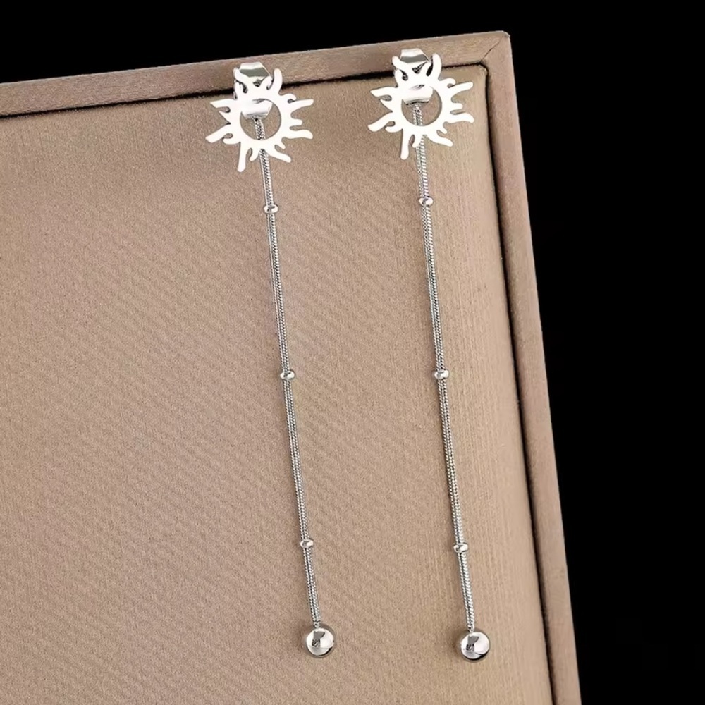 Chic Sunburst Silver Dangle Earrings - Picture 5 of 6